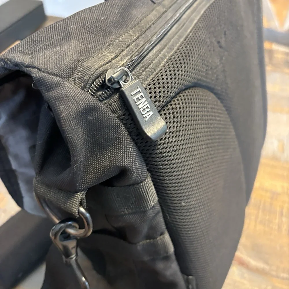 Tenba Large Laptop Messenger Bag Black Camera Padded Strap - PREOWNED